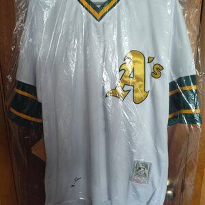 REGGIE JACKSON (XL) brand never been use 1972 style cooperstown collection.Offer